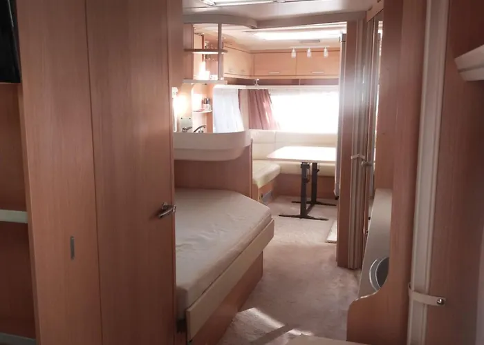 Sloneczne Przyczepy مكان تخييم