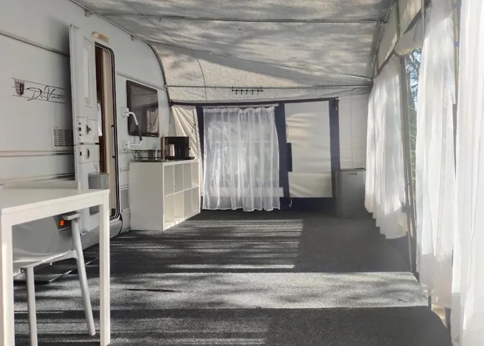 Sloneczne Przyczepy مكان تخييم *